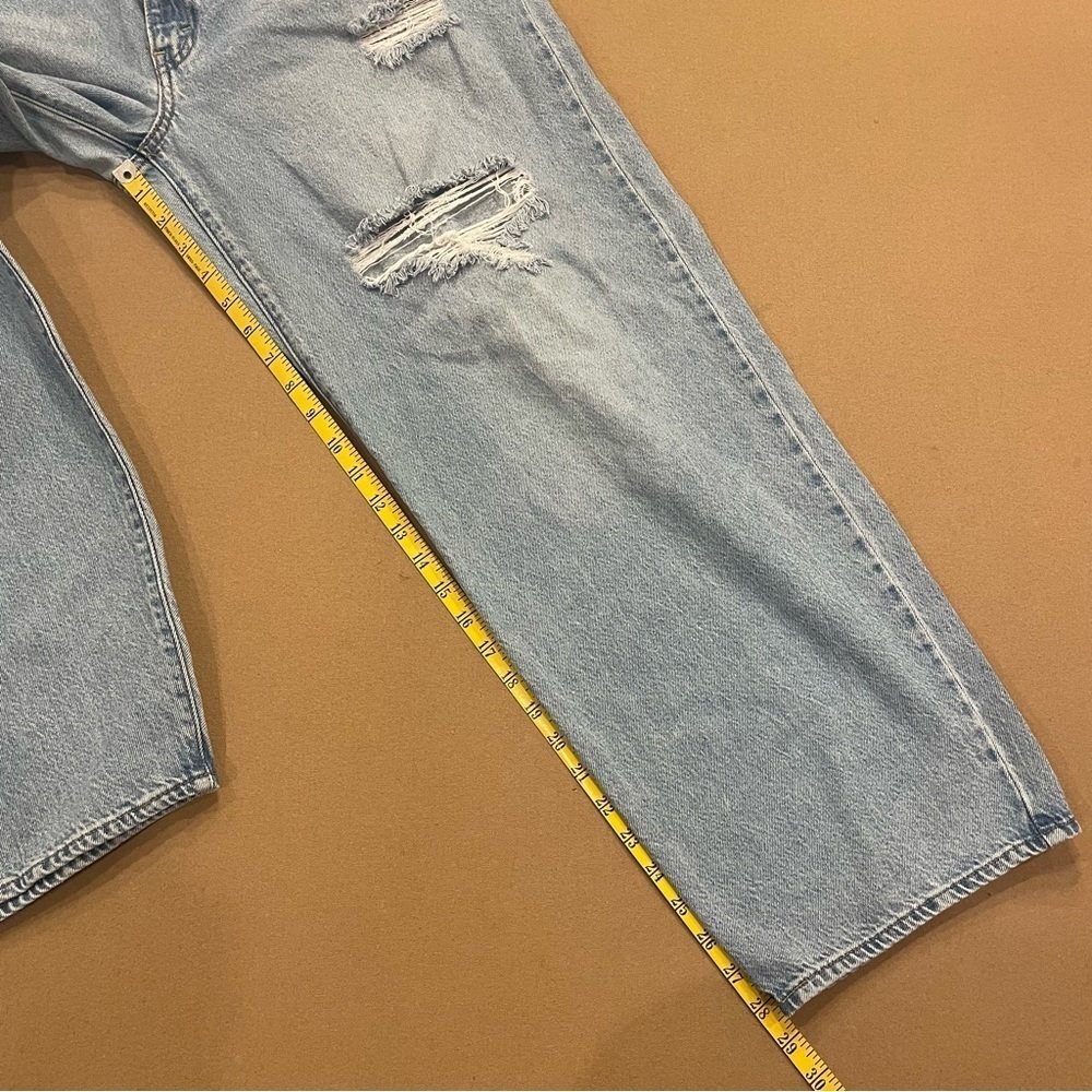 Women’s Levi’s Premium Baggy Dad Jeans Light Wash Distressed Size 32 - Picture 15 of 16